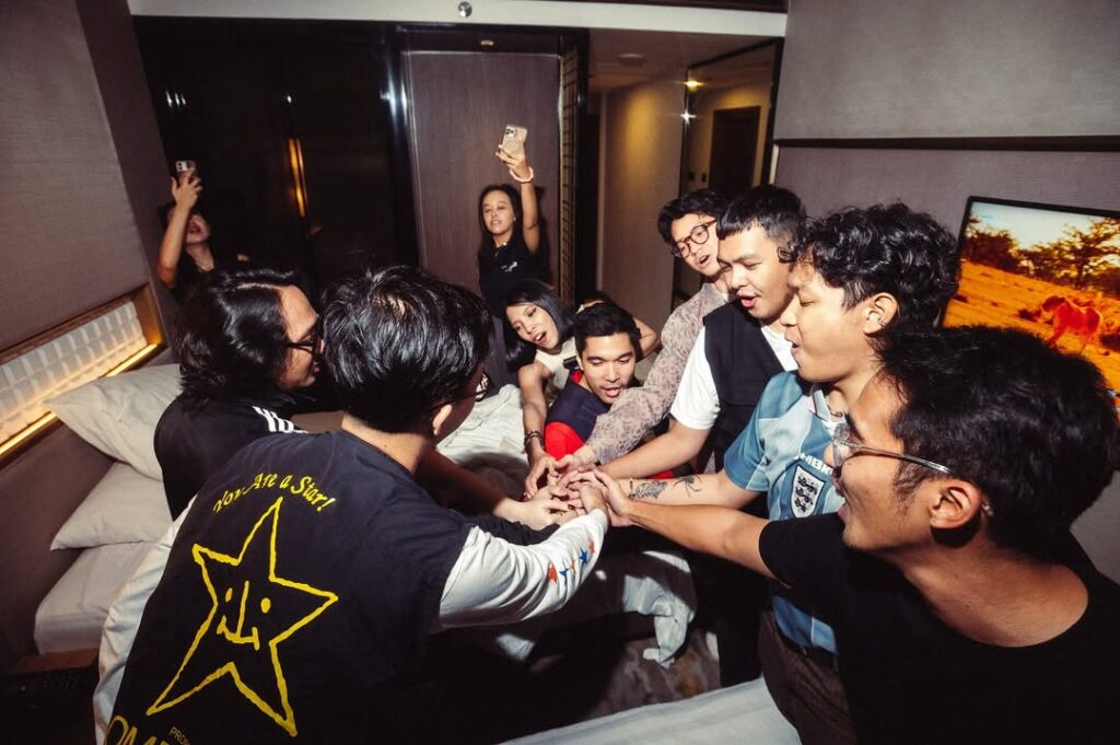 Kolaborasi Spesial: Fanmeet dan Intimate Session Bersama Lomba Sihir, Meriahkan Sewindu GRAMM HOTEL by Ambarrukmo Yogyakarta