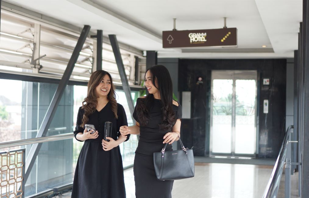 STAY AND SHOP GRAMM HOTEL